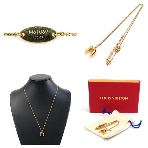 louis vuitton collier lettre